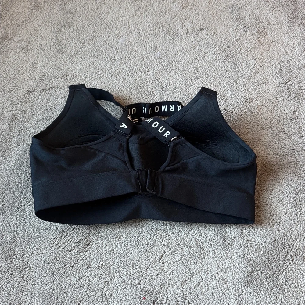 Under Armour Black Fitted Crossback Sports Bra Logo Strap Athletic SIZE M
